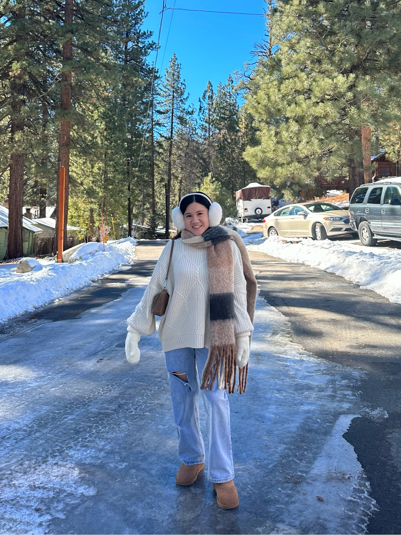 cozy and comfy in the cold with my uggs

#LTKtravel #LTKfit #LTKSeasonal