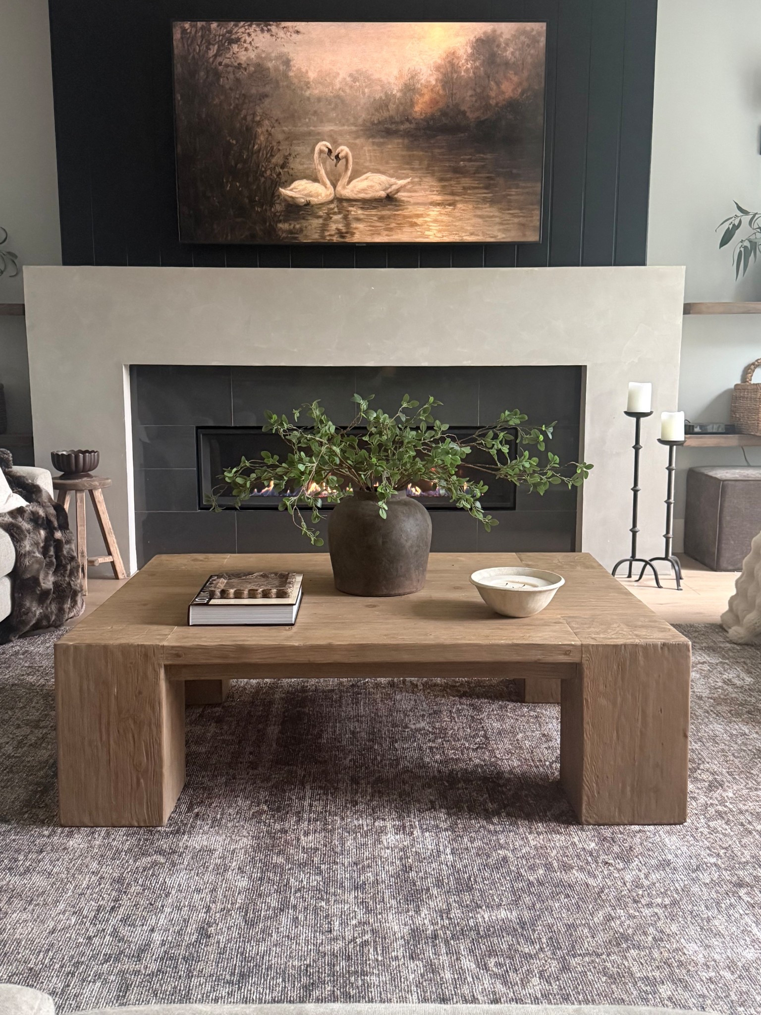 Minimal winter styling… letting the beautiful coffee table take centre stage✨
Cozy home decor 