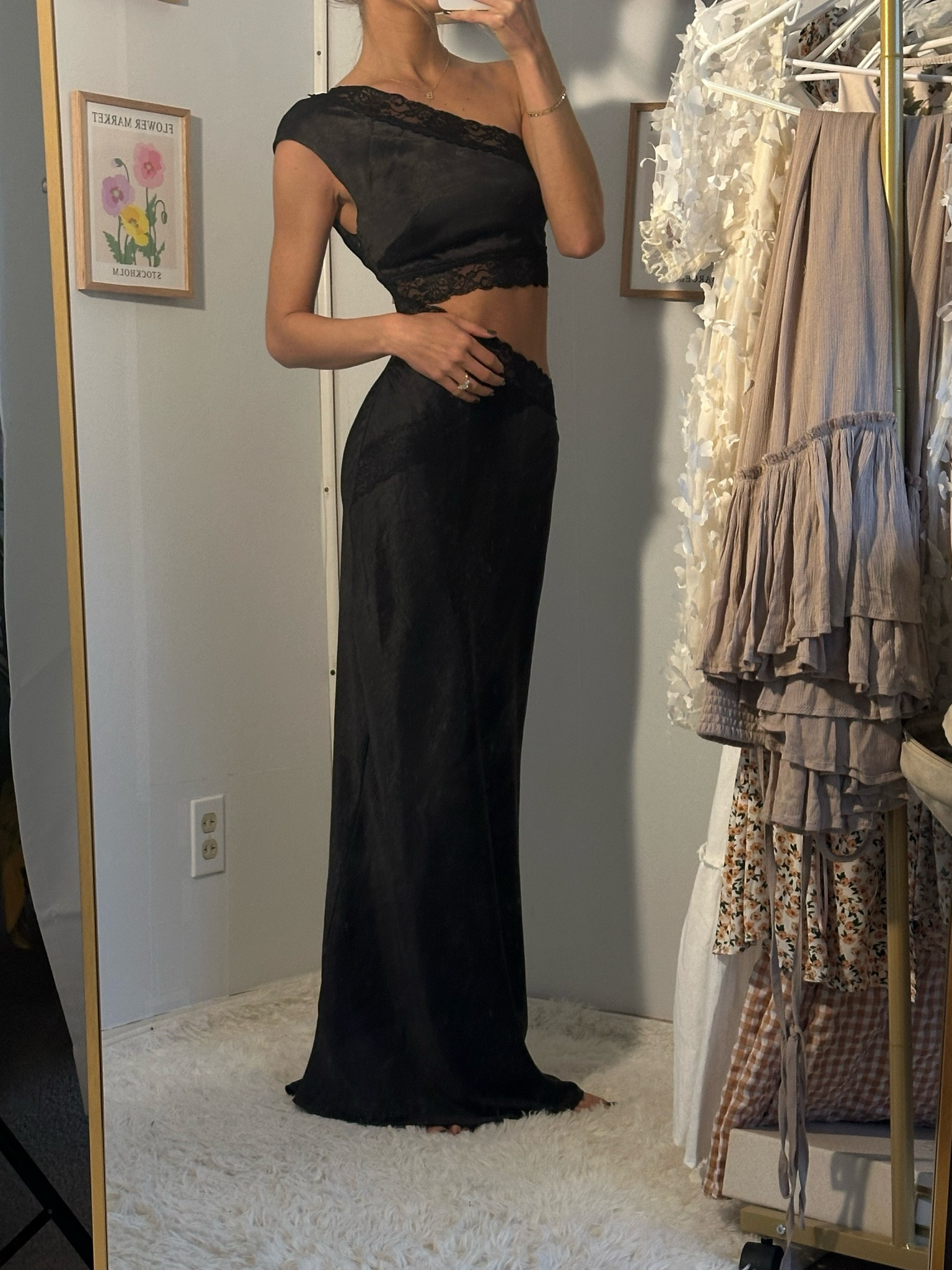 discount code SIENNA10 - this dress is perfect for a fancy dinner or date night 🖤✨i’m wearing XS 