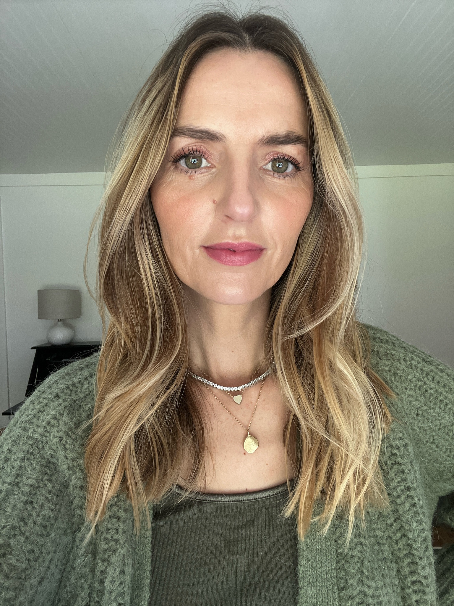 Quick and easy Glowy 5 minute makeup 

#LTKHoliday #LTKSeasonal #LTKbeauty