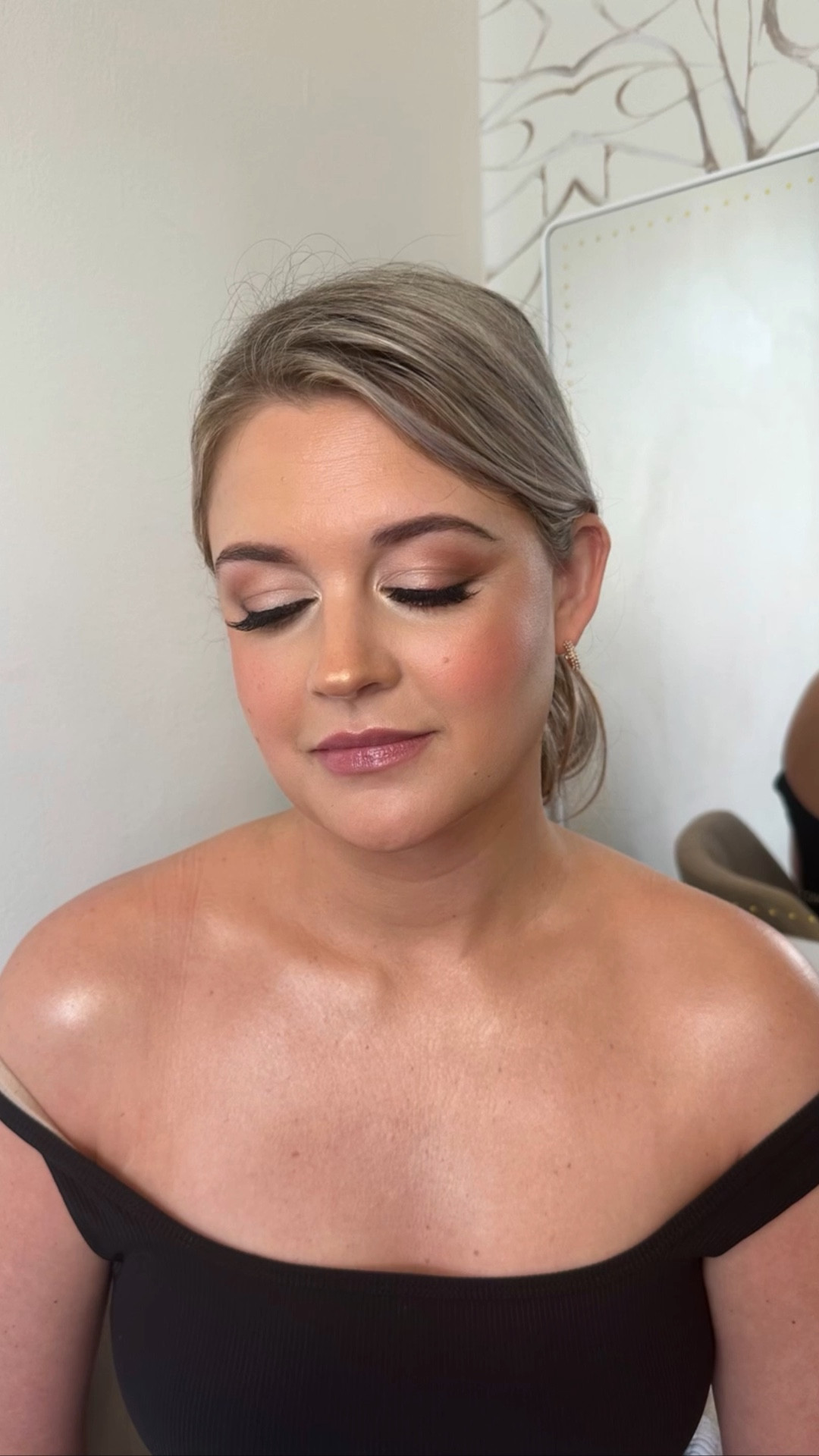 Timeless bridal makeup look #ltkweddings #bridalmakeup #softglam

#LTKbeauty