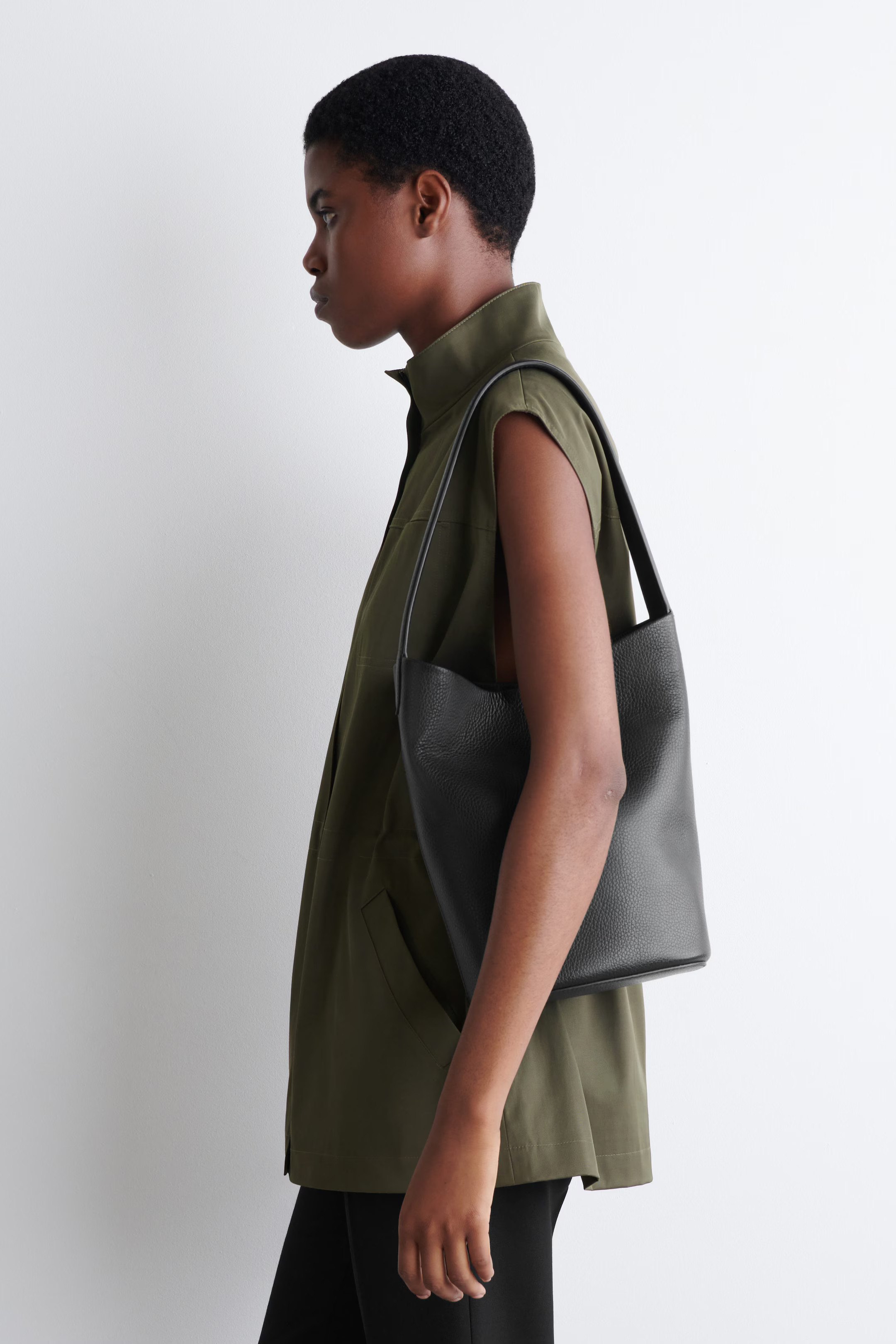 PARADIGM MINI TOTE BAG - LEATHER - BLACK | COS GB | COS UK