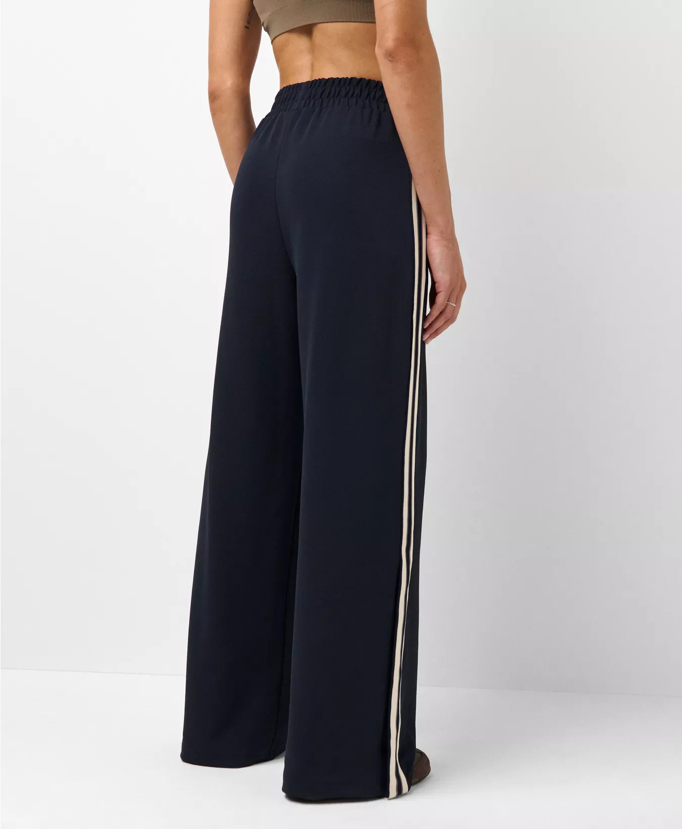 Lightweight Linear Striped Wide Leg Trouser | Sweaty Betty UK