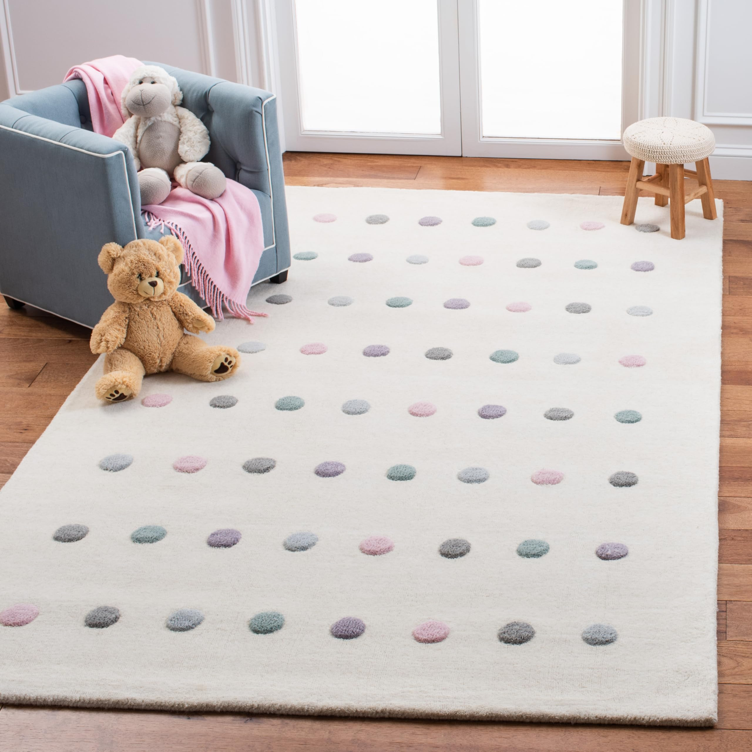SAFAVIEH Kids Collection Area Rug - 6' x 9', Ivory, Handmade Polka Dot Wool, Ideal for High Traff... | Amazon (US)