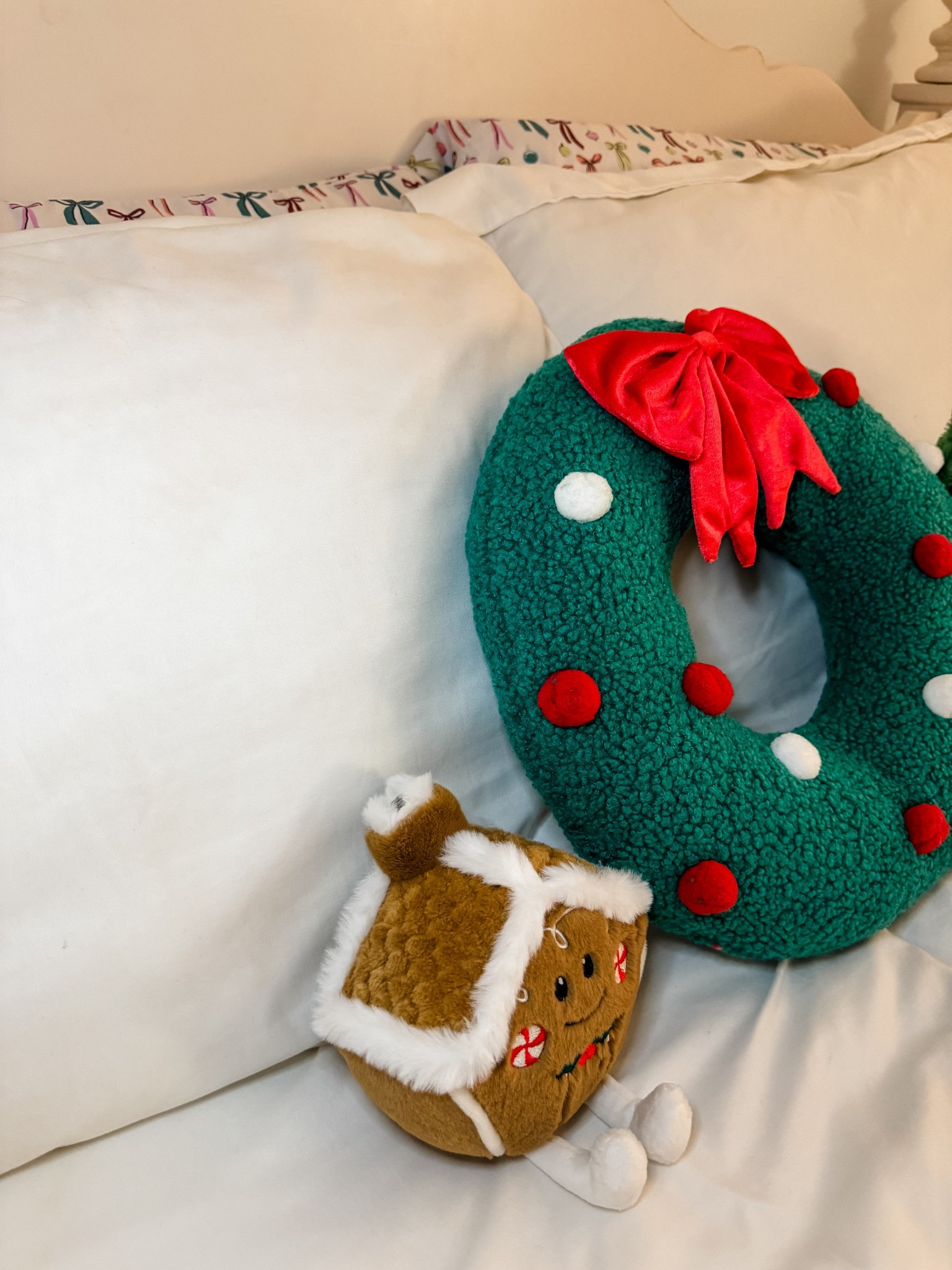 Christmas bedding 🎄❤️🫶
#TargetStyle #LTKHome #ChristmasBedding #TargetFinds #CozyVibes #HolidayDecor #WinterIsComing #LTKChristmas