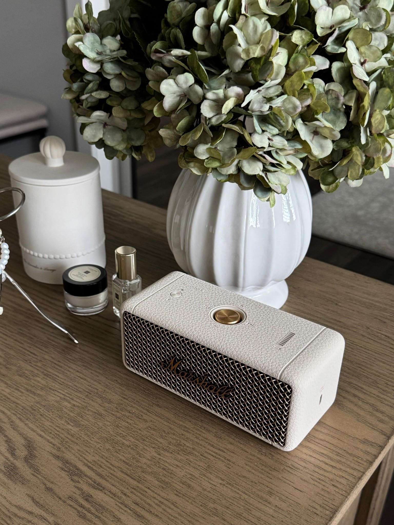The prettiest Marshall speaker that blends in with your decor - blue tooth speaker, scalloped vase, autumn green hydrangeas, Jo Malone candle

#LTKHome #LTKStyleTip #LTKautumn