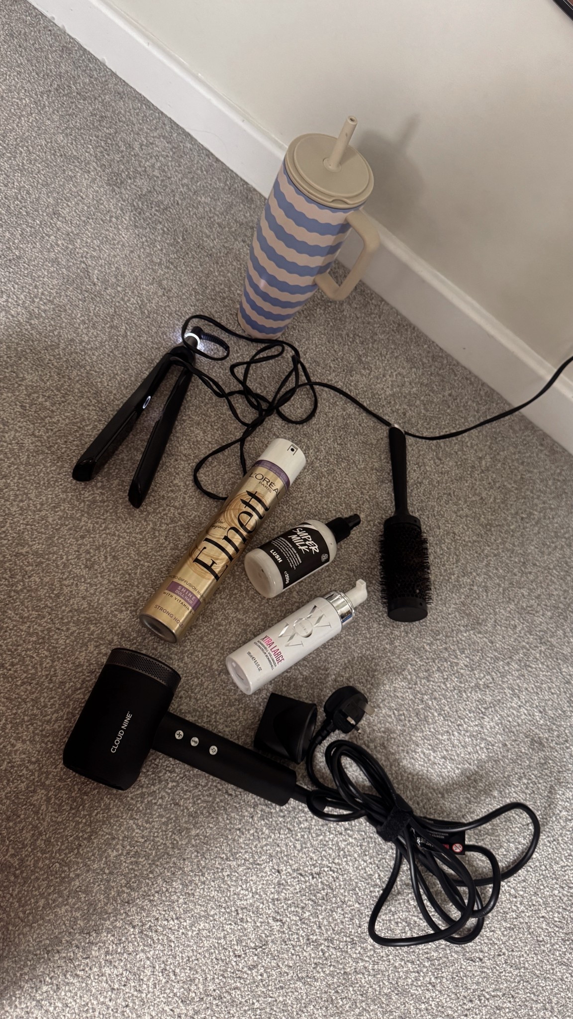 My current hair routine 

This hairspray for dull hair is sooooo good 👍 

#LTKstyletip #LTKbeauty #LTKeurope