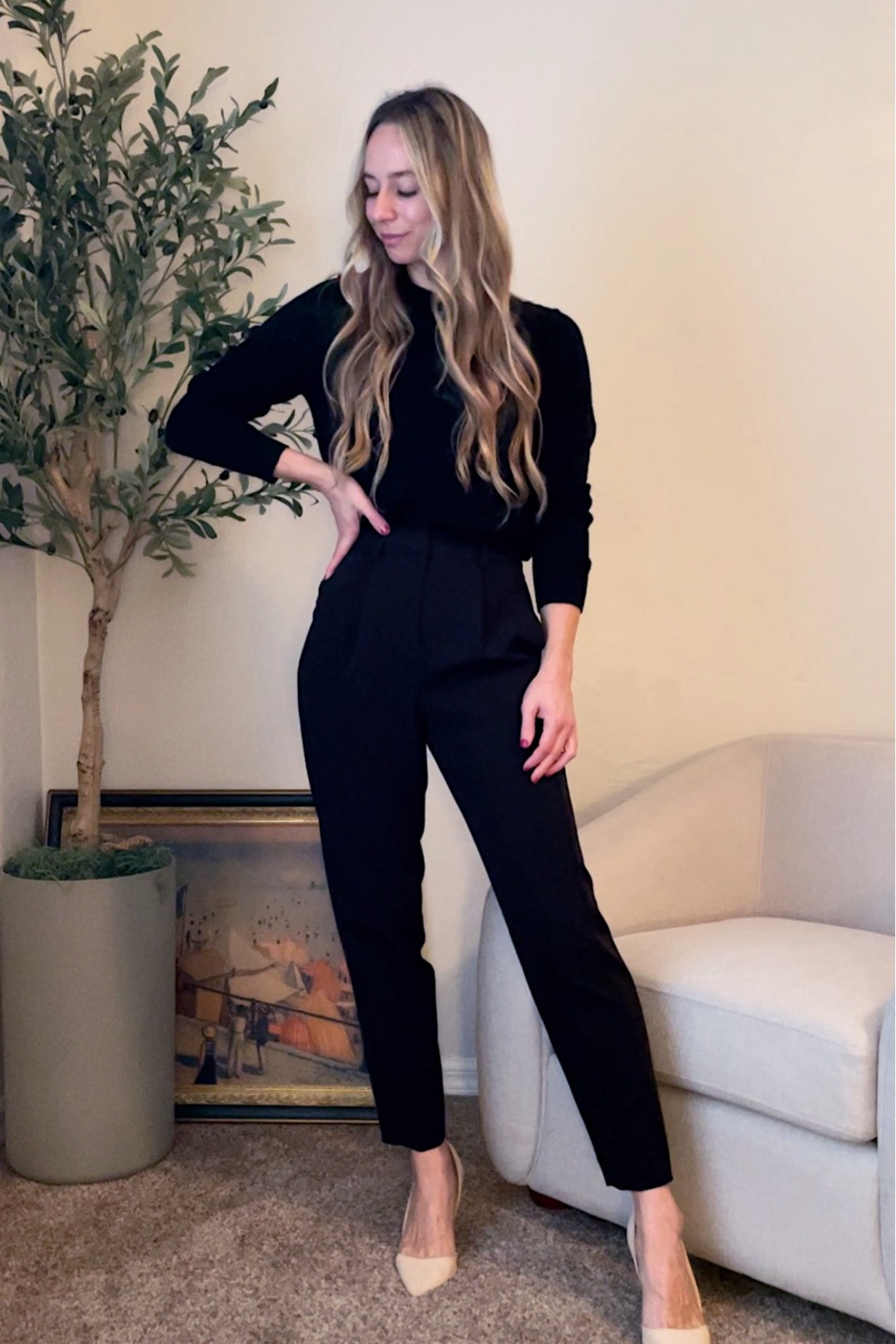 My FAVORITE cashmere sweater is on major sale right now! This is the perfect sweater for all your holiday looks this season. Comes in a bunch of colors! 🤍

#LTKSeasonal #LTKStyleTip #LTKSaleAlert