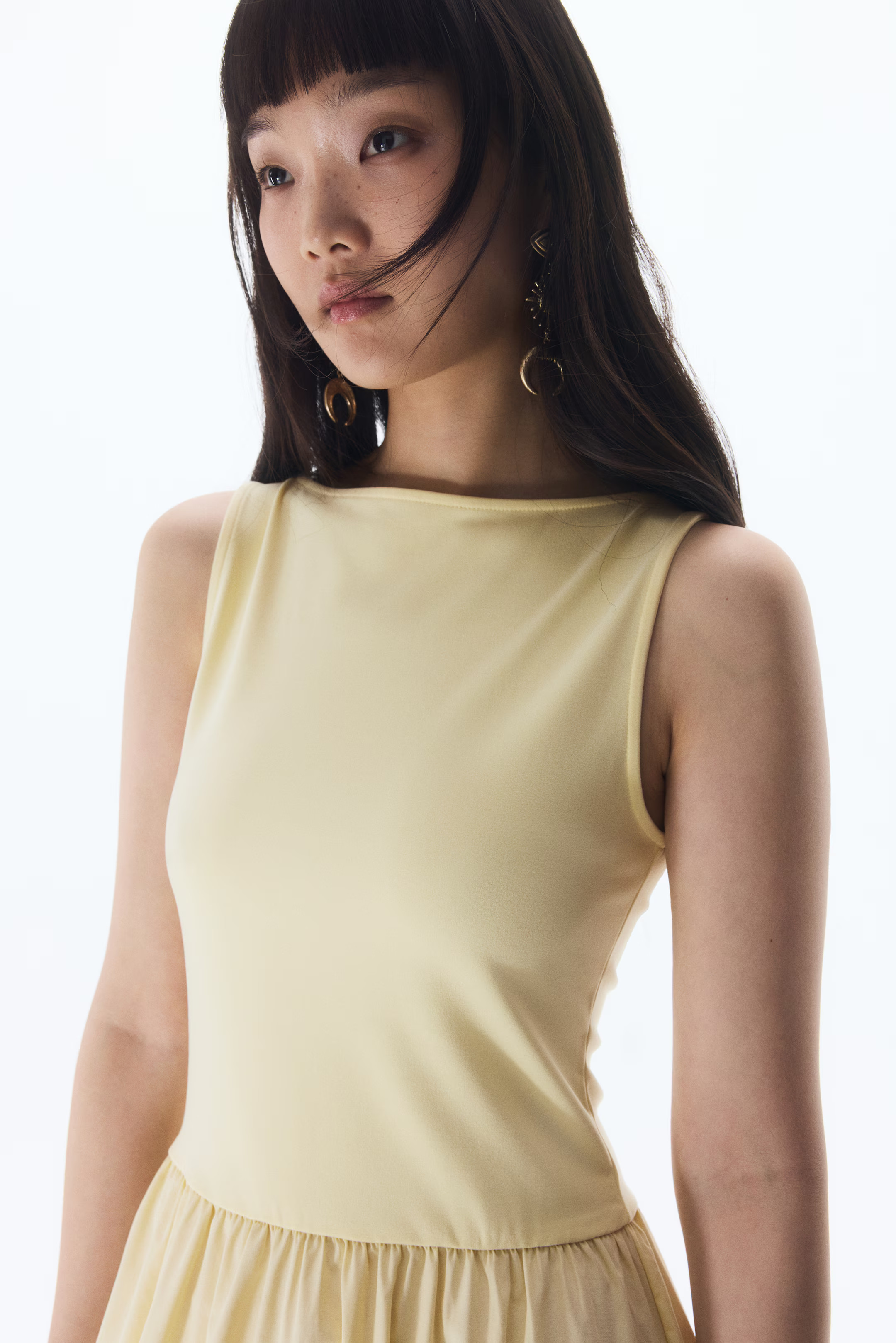 Abito smanicato con gonna svasata. - Giallo chiaro - DONNA | H&M IT | H&M (FR, IT, ES, PT, BE)