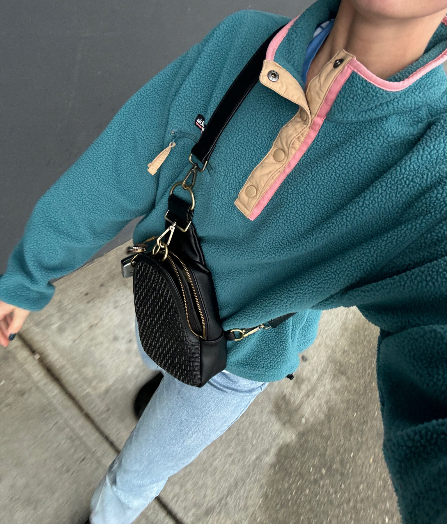 my favorite pullover fleece 😍
size M for very oversized fit.

#LTKFindsUnder100 #LTKActive #LTKSeasonal