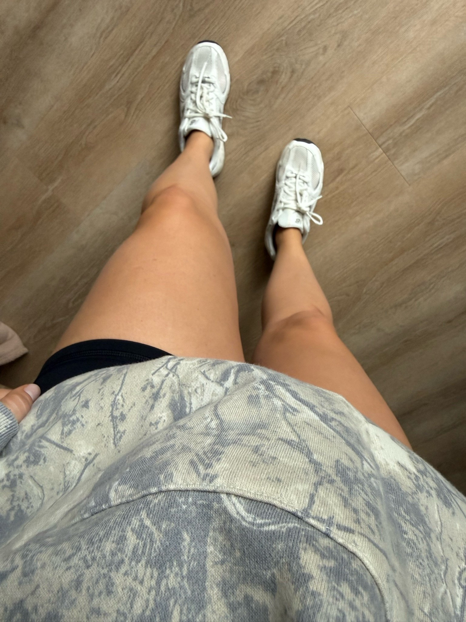 10 min self tanner 👏🏼 making my legs go from pasty to sun kissed

#LTKmomlife #LTKMidsize #LTKBeauty