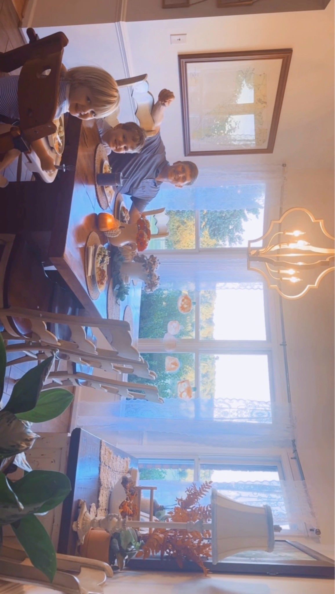 Monday night spaghetti 🍝 night is a favorite 😍 around here with these happy hungry 😋 house 🏡 full of boys!!! 👶🏼🤠🩵