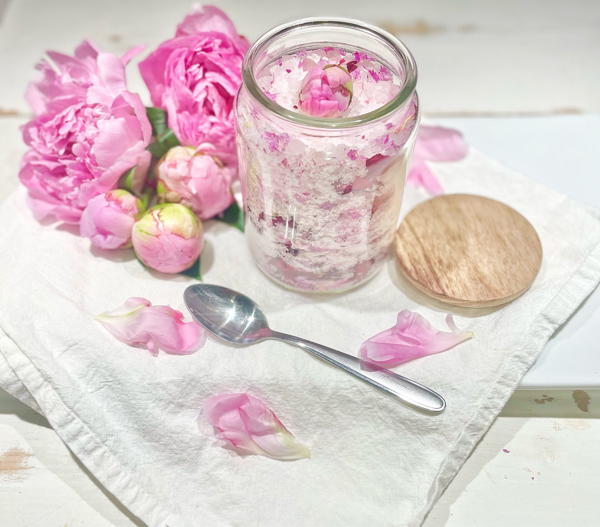 Diy peony & rose petal bath soak 

#LTKbeauty #LTKSeasonal #LTKGiftGuide