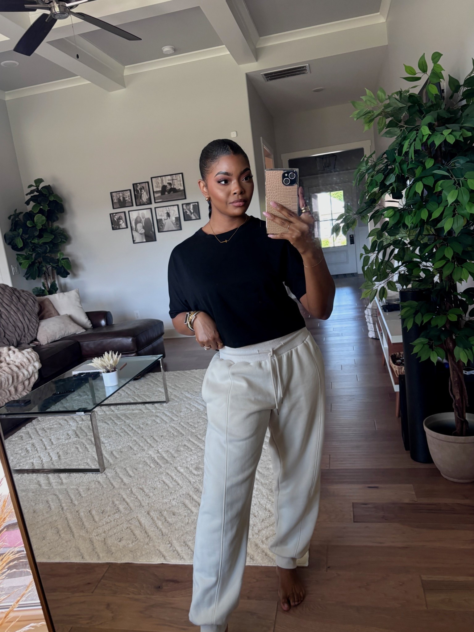 This black cropped tee and plush sweatpants from Day1 Fit are the ultimate cozy combo for lounging—and they’re on sale right now!

Wearing a size medium in both and love the slightly oversized fit. 



#LTKFindsUnder50 #LTKStyleTip #LTKSeasonal