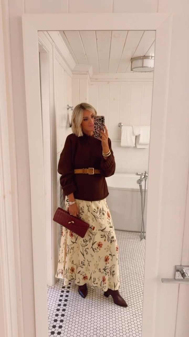 Loving this look for fall 💕 wearing S.

Loverly Grey, Jcrew, Anthropologie, brown sweater, mockneck sweater, fall sweater, fall fashion, fall outfit ideas, slip skirt, floral skirt, maxi skirt 

#LTKStyleTip #LTKTravel #LTKSeasonal
