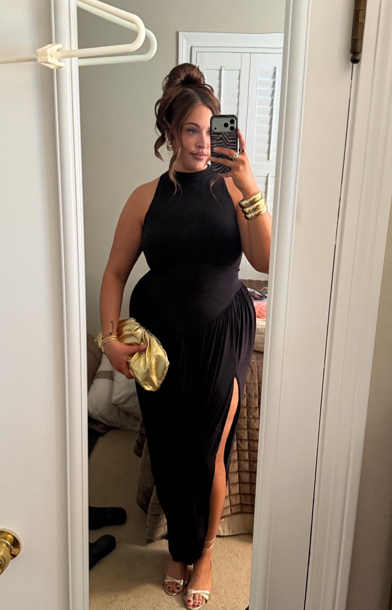 Waist snatching, stretchy comfy dress! Wearing an xl!