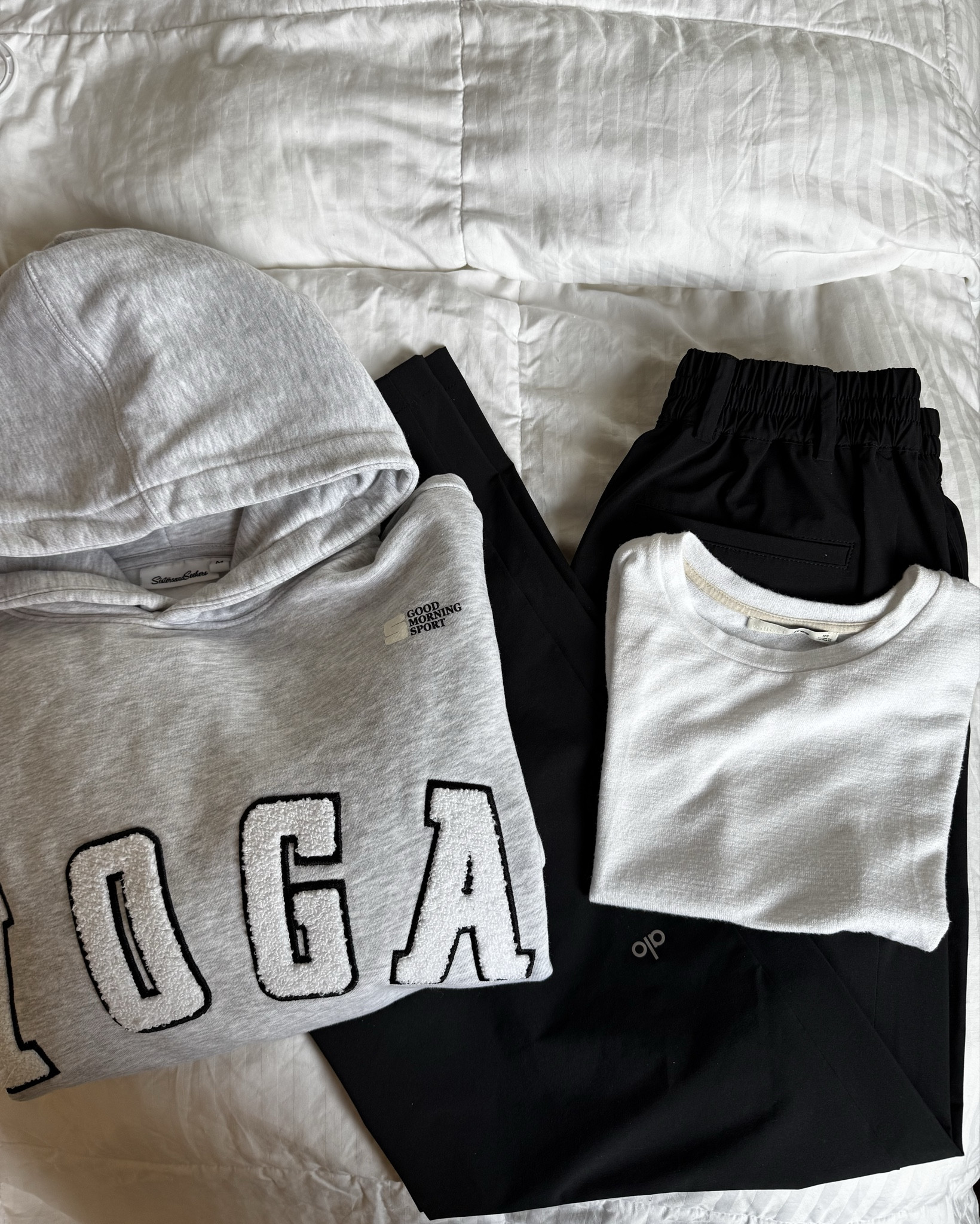 Pack with me

Yoga hoodie - m
Alo pants - xxs
Steady states - m
Scuba joggers - s
Dance studio - 4
Swiftly - 2
Ready to rulu - xs
Wunder most - xs
Alo tank - xs
Alo bra - xs
Like a cloud - 4
Wunder train - 4
Tna bra - xs
All yours - 4
Under ease - xs
