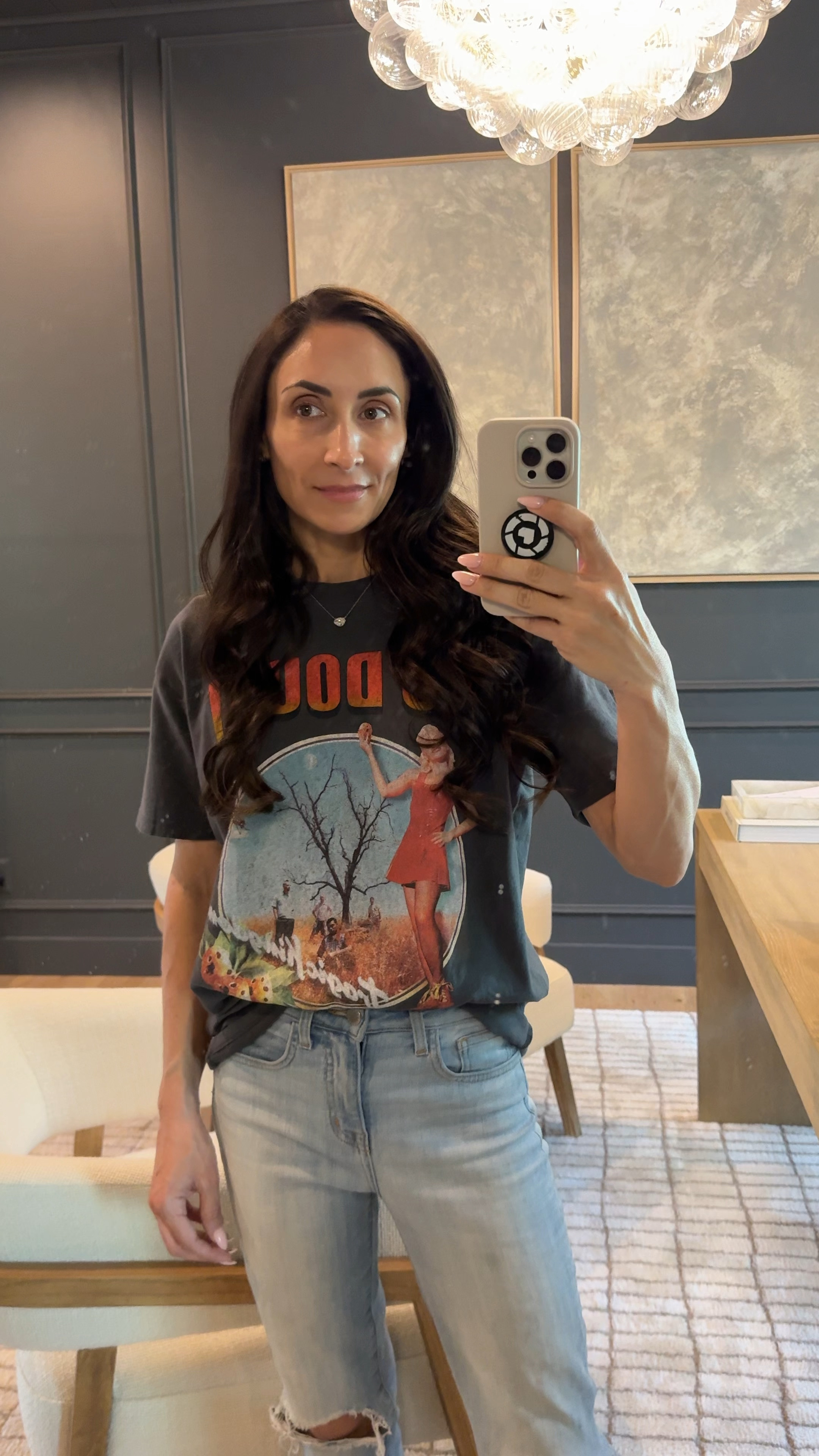 This oversized graphic T is very nostalgic.

No doubt -vintage T-shirt-oversized T-shirt-Abercrombie and Fitch-black slides-black sandals-spring break sandals-summer sandals

#LTKSeasonal #LTKStyleTip #LTKHome