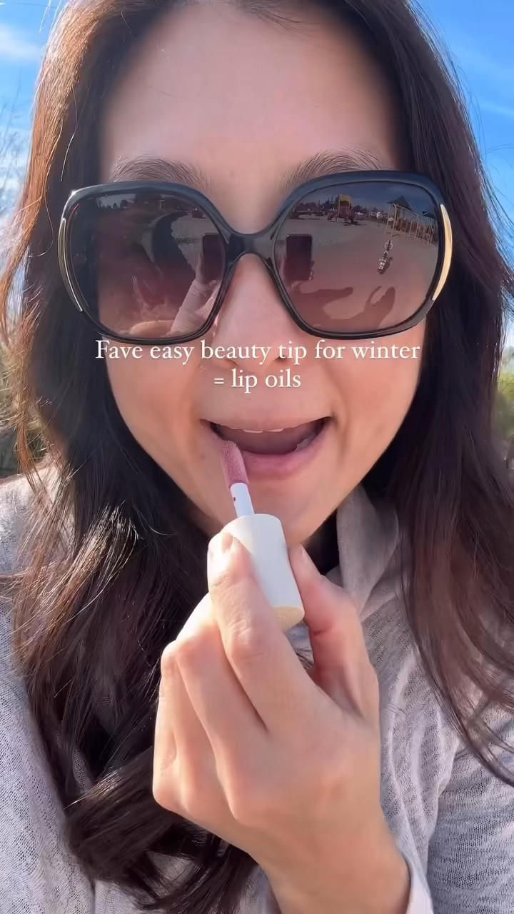 Why use plain ol’ chapstick when you can have a little fun with lip oils? 😘💋💄

I actually view lip oils more as skincare than beauty, as they tend to consist of beautiful, nourishing oils that functionally play a role in caring for skin.

Traditional lip balms are still great if the main goal is protection only. But if you’re looking to add moisture to your lips, oils actually penetrate the skin barrier to moisturize below the surface. And because they are oils, they also have some of the protective characteristics of balms.

There are many lip oils that are colorless if you’re not into that, as well as many that do have either a hint or even more. 

Note: Lip oils differ from lip gloss as glosses are designed to be purely aesthetic. They make lips *look* moisturized but don’t actually moisturize. 

💄: @summerfridays dream lip oil in blush dream 

#lipoil #lipmoisture #lipcare #lipskincare #skincare #skincaretips #winterskincare

#LTKBeauty