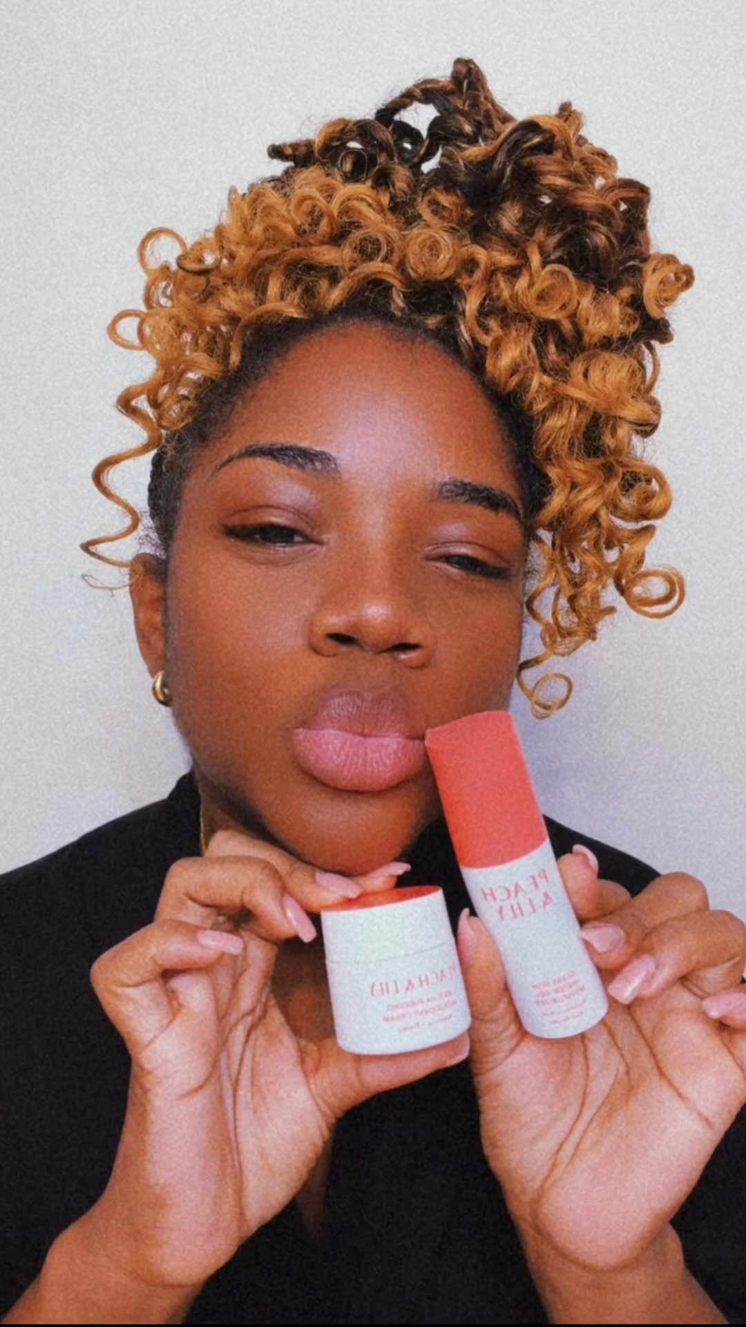 
Affordable underrated Moisturizers for a GLOWY skincare routine | Glow on a Budget | Grow Your Net Worth ♡

These two moisturizers are sensitive-skin friendly, lightweight, and absorb fast. 
No greasy finish, just glow.
But the real glow is discipline.
I share my favorite products daily on my blog + LTK… but here’s the real secret: I budget everything, use coupons when available, save the difference, and invest those savings, not spend them.
That’s how I’m building my million-dollar net-worth investment empire. $1 at a time → small habits compound big.
That’s how the million-dollar journey started.

✨ Ciao 💋 Bisous 💋 là-bas 👑 LaBeautyQueenAna 🇨🇲

—-
Affirmations:
*   My glow comes from discipline, not products.
*   I invest in myself with every intentional choice I make.
*   Small, consistent habits are building my million-dollar future.
♡ ♡ ♡ ♡ ♡ ♡ ♡ ♡ ♡

Fitness ♡ Finance ♡ Freedom 
Gazelle Intense MindsetSHIFT → LifeStyle | Mindset | Budgeting Literacy | CurVyFIT & Productivity Coach ♡

Watch the Full Video Here &  Shop This Post on LTK→ https://www.shopltk.com/explore/LaBeautyQueenAna

♡♡♡♡♡♡♡♡♡♡♡♡♡♡♡

LINKTREE→ https://linktr.ee/labeautyqueenana

Use My Code → ATSOOCAS050 → https://soocas.com

♡ ♡ ♡ ♡ ♡ ♡ ♡ ♡ ♡

*If you’re building your discipline glow, drop a 🔥.
*Saving your first $1 starts today.
*More mom-life + fitness + FIRE routines on the blog.
•Shop my digital products, planners + templates for daily discipline ✨
—-

Moisturizer Goals • Even Tone • Glowy Skin • Hydrating Moisturizer • Skin Balance • Moisturize Daily • Skin Nourishment • Skin Tone Correction • Glowing Complexion • Radiant Skin • Luminous Skin • Glowy Skin Goals • Skin Luminosity • Hydration Boost • Long-Lasting Hydration • Skin Softness • Skin Smoothness • Moisturizer Love • Moisturize AM • Moisturize PM • Skin Care Routine • Moisturizer Perfection • Skin Care Essentials • Day Moisturizer • Night Moisturizer • Face Moisturizer • Hydrating Cream • Glowing Skin Moisturizer • Hydrating Moisturizer for Glowing Skin • Moisturizer for Even Tone and Glow

#LTKselfcare #LTKmorningroutine #LTKHoliday