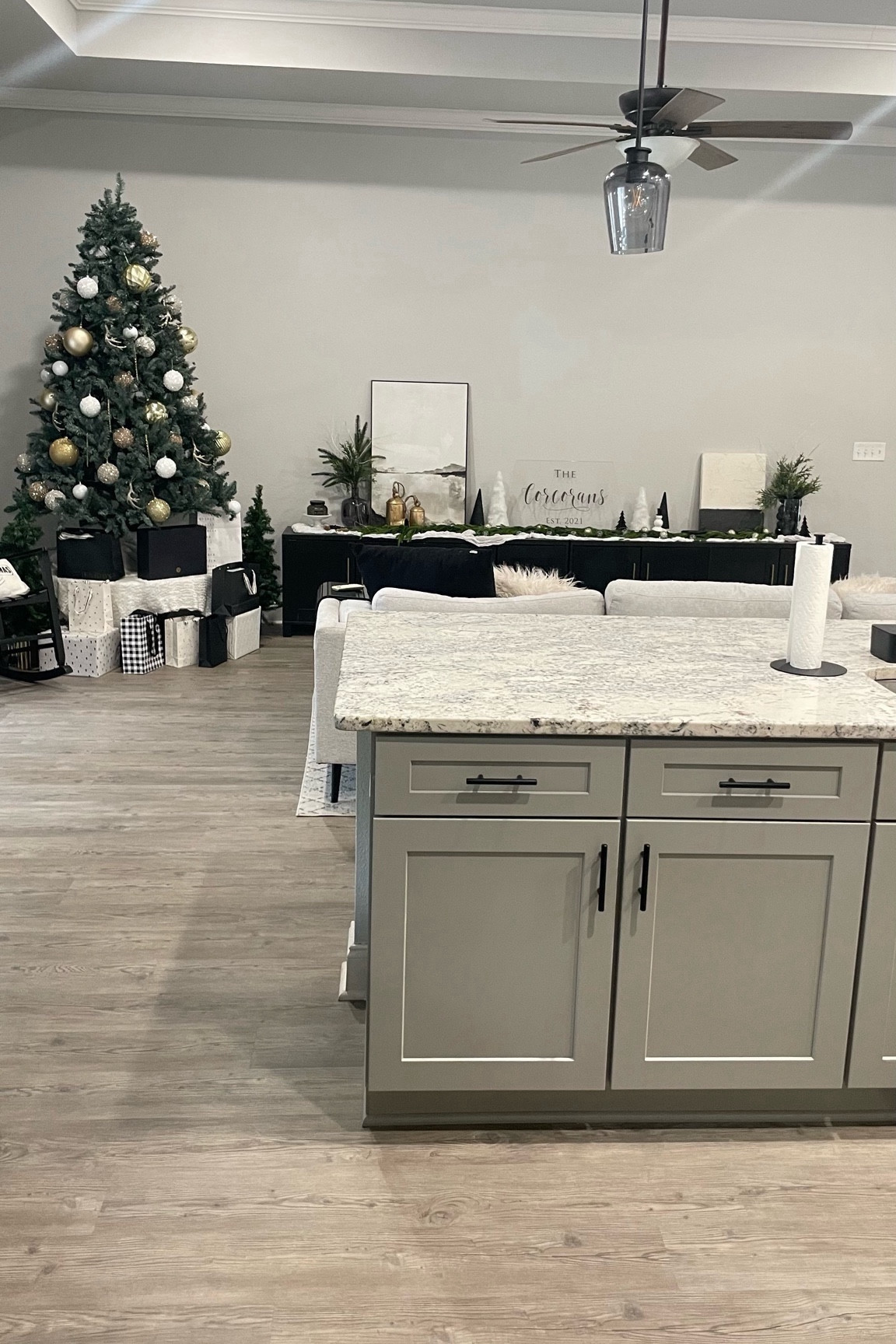 Modern Christmas living room! Modern Christmas decor, neutral Christmas, modern holiday decor, living room inspiration, modern minimalist
#modernchristmas #neutralchristmas #modernholidaydecor
#christmasdecor
#modernchristmasdecor
#neutralchristmas
#christmasdiningtable
#modernholidaydecor
#neutralholiday
#Modernhome
#NeutralHomeDecor
#Organicmodern
#Cleanhome
#Aesthetic 
#InteriorDesign 
#Modernorganic 
#Budgetfriendly 
#NeutralHome
#MinimalistHome
#Organichome
#ModernAesthetic
#neutraldecor

#LTKSeasonal #LTKhome #LTKHoliday