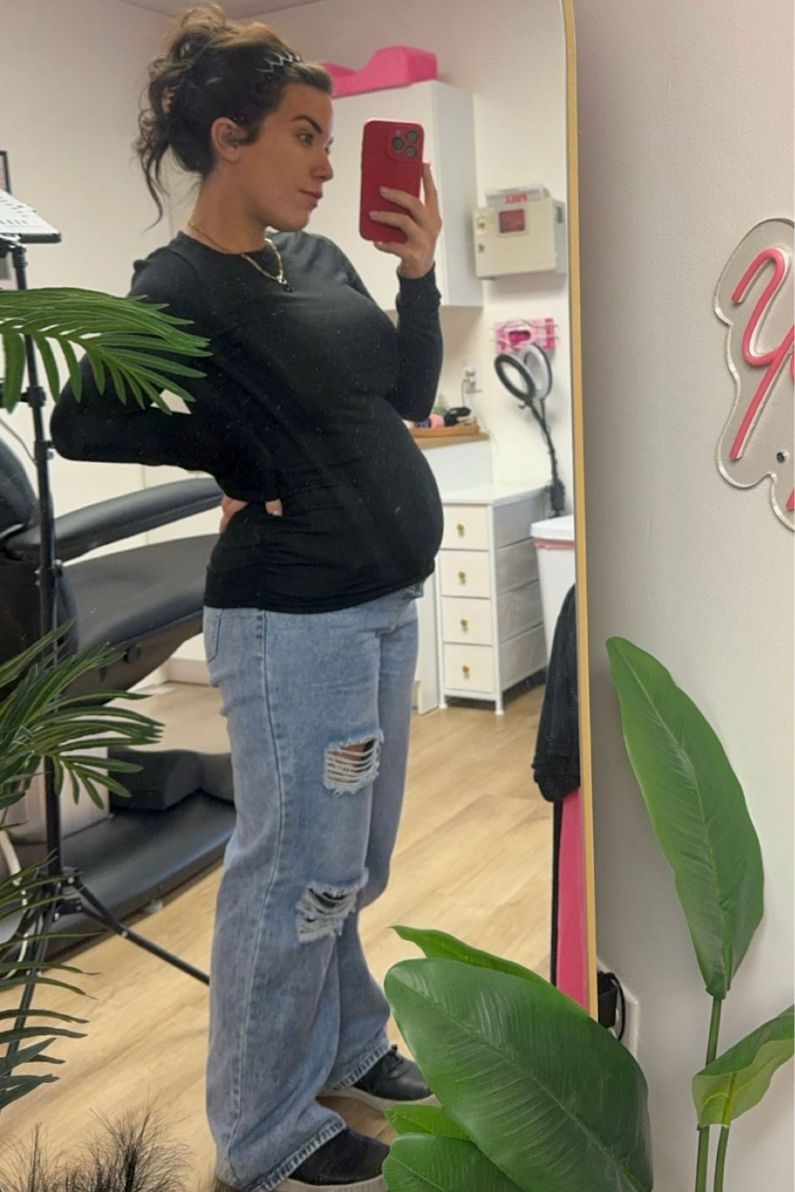 Maternity boyfriend jeans + top 🤰🏻 I couldn’t find the exact jeans with the distress detailing but linked the same kind without 

#LTKBeauty #LTKStyleTip #LTKBump