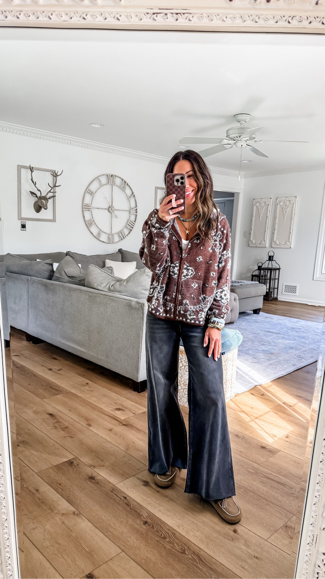 Jewelry code: HOUSEOFLEO20. 
Sweaters small. Jacket fall. Jeans 25. Denim shirt, XS. Dolce Vita full size down. All other shoes TTS. Belt small (size up).

Black jeans. Black denim. Wide leg jeans. Bandanna sweater.