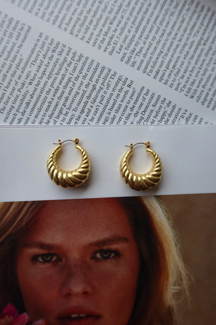Twisted Sister Hoops | Vestique