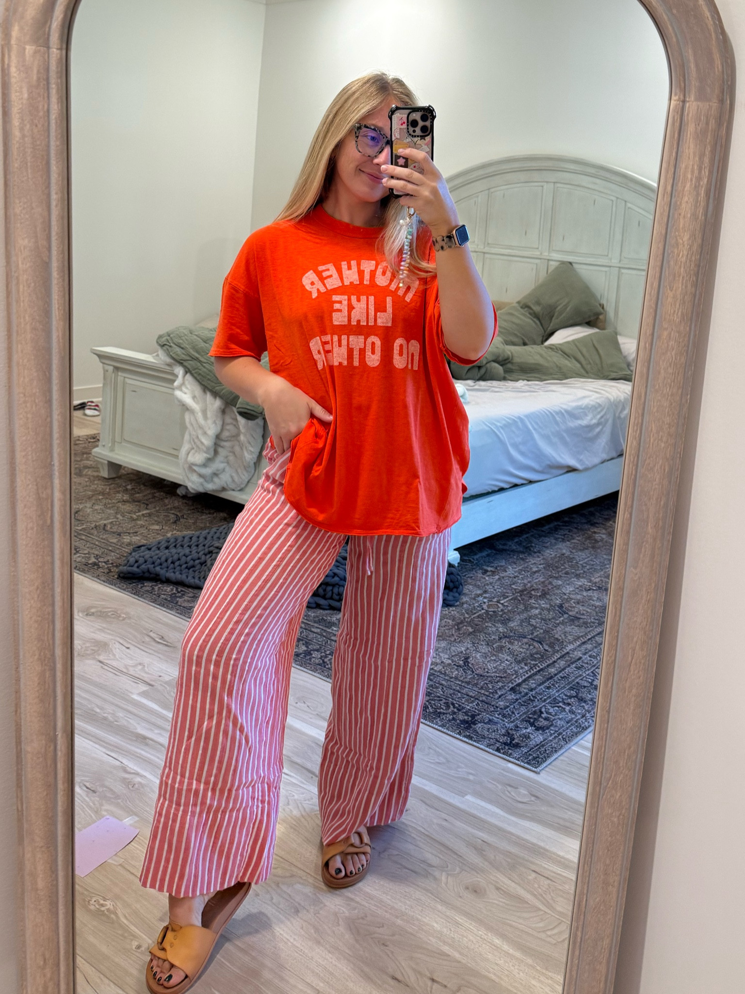 Casual outfit / aerie style / graphic tee

#LTKmomlife #LTKMothersDay #LTKgrwm