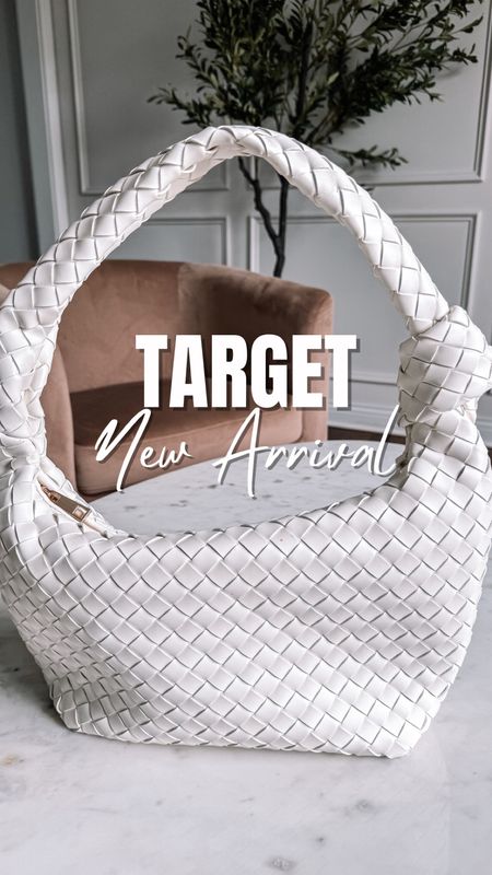 Target new arrival the perfect summer bag/purse woven fabric only $30 and comes in 3 colorways! 



#LTKstyletip #LTKitbag #LTKfindsunder50