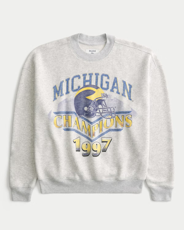 Men's Boxy University of Michigan Wolverines Graphic Crew Sweatshirt | Men's Sweatshirts & Sweatp... | Hollister (US)