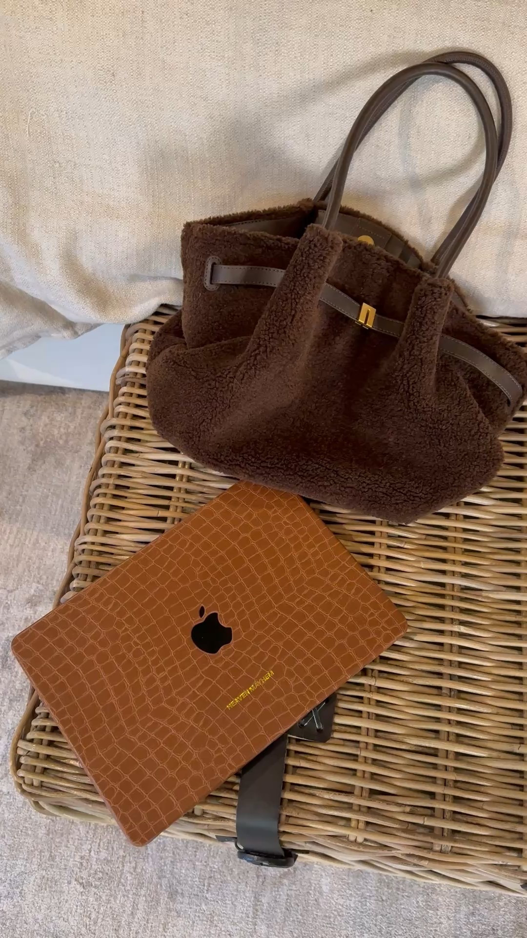 If you buy nothing else this Black Friday/Cyber Monday, buy this laptop cover. 

#LTKFindsUnder50 #LTKCyberWeek #LTKGiftGuide