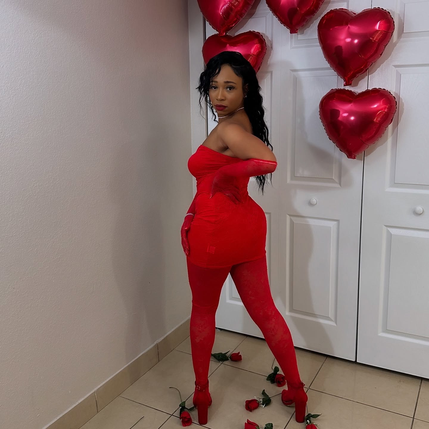 🌹💋❤️ dress link in bio! #dress #vday #valentines #valentinesday #red #gloves #fashion
