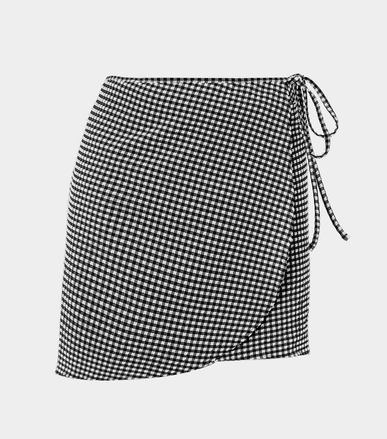 Gingham Seersucker Short Sarong - Black Gingham | HUNZA G