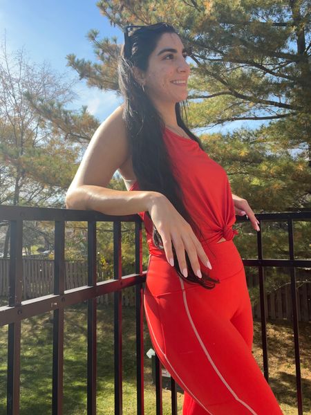 Fabletics  outfit
Red leggings 

#LTKfit