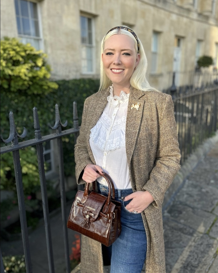 Swipe for more pics! Wearing my new DuoBoots Haltham Brown Boots - mine are Tall, but also available in Standard and Petite fit! Also wearing my new Mint Velvet blue sculpting skinny jeans, a brown herringbone wool coat by Glassworks London, a pretty, vintage inspired cream / ivory frill blouse with lace trim collar by Sezane, the Fairfax & Favor Mini Windsor bag in brown croc leather, a vintage Cavalier King Charles Spaniel brooch from Etsy , headband by Fable England (I’ve added my favourite of their enamel brooches ) and the amazing White Sapphire Dewdrop Charm Hoop Earrings by Dower and Hall. 

#LTKautumn #LTKuk #LTKeurope