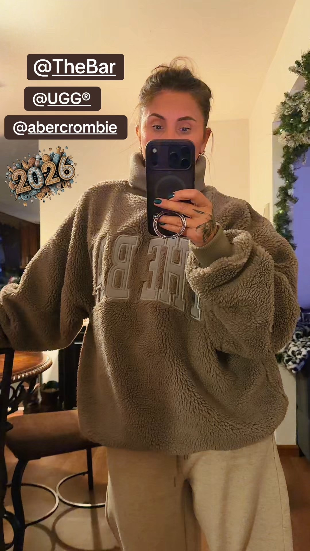 The teddy collection from the bar is a favorite, the bottoms from Abercrombie is so good in the barrel style & of course the mini Ugg .
Bottoms size small
Top size large for a more over size fit 
Uggs true to size 
#relax #cozy #instyle # comfortable 