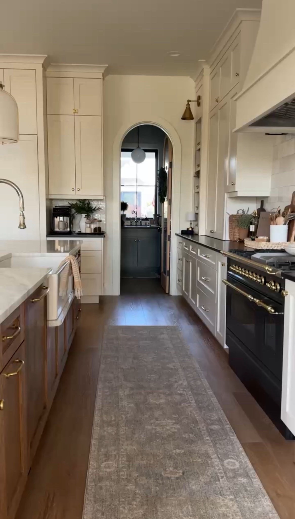 Wayfair is having a huge rug sale right now, and my new kitchen runner is included!! I have the 2’7” x 12’ size and it’s only $130 right now—15% off!! 

#LTKHome #LTKStyleTip #LTKSaleAlert