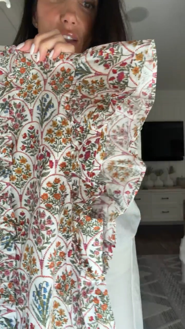 Avara Spring Edit: Leigh Williams, discount code LEIGH15.

spring dress, drnim dress, floral top, cute top, avara, annabrstyle

#LTKOver40