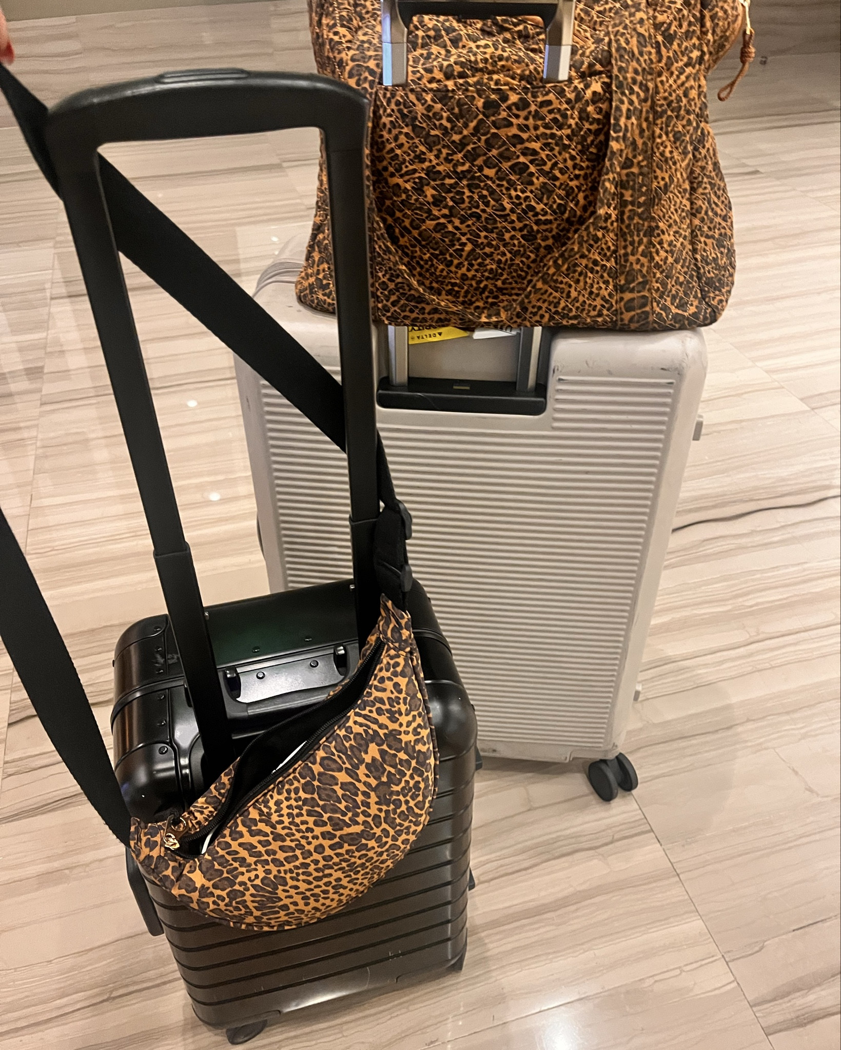 New travel rule: if it doesn’t match the vibe, it’s not coming on the plane ✈️🐆
This leopard print duffel + crossbody combo just ate—held everything I needed and still looked cute doing it.
From TSA to takeoff, she did not disappoint.

🧡 Links are on my LTK so you can twin with me on your next getaway!

#LTKItBag #LTKTravel #LTKStyleTip