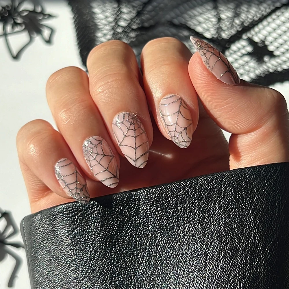 Lady Web | Glamnetic