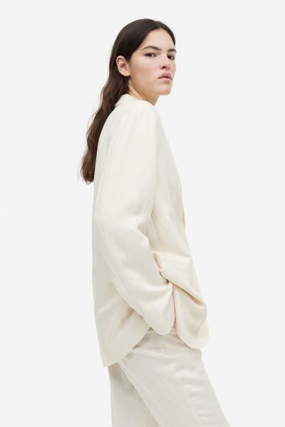 Single-breasted blazer | H&M (UK, MY, IN, SG, PH, TW, HK)