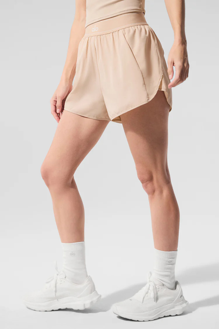 Match Point Short - Macadamia | Alo Yoga (US)