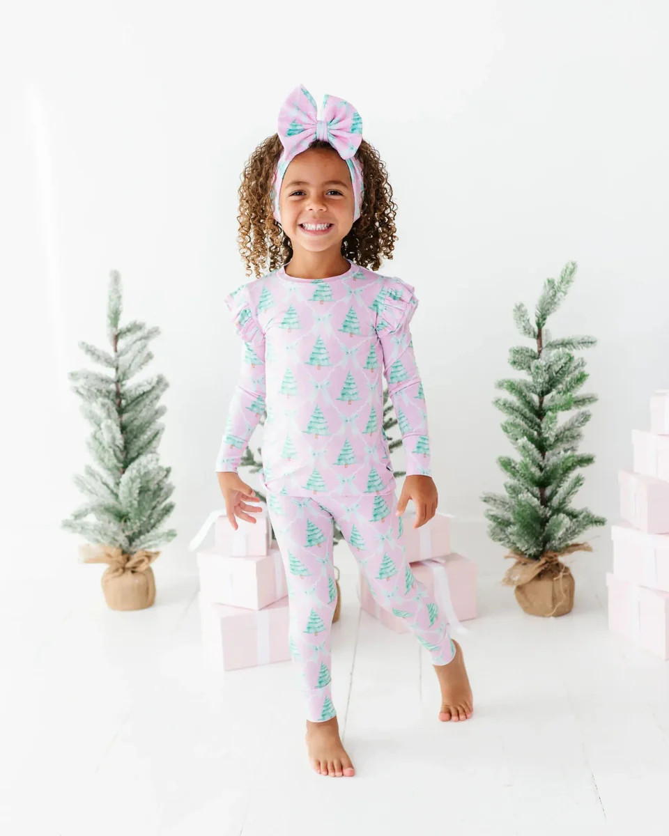 Un-fir-gettable Two-Piece Pajama Set | Bums & Roses