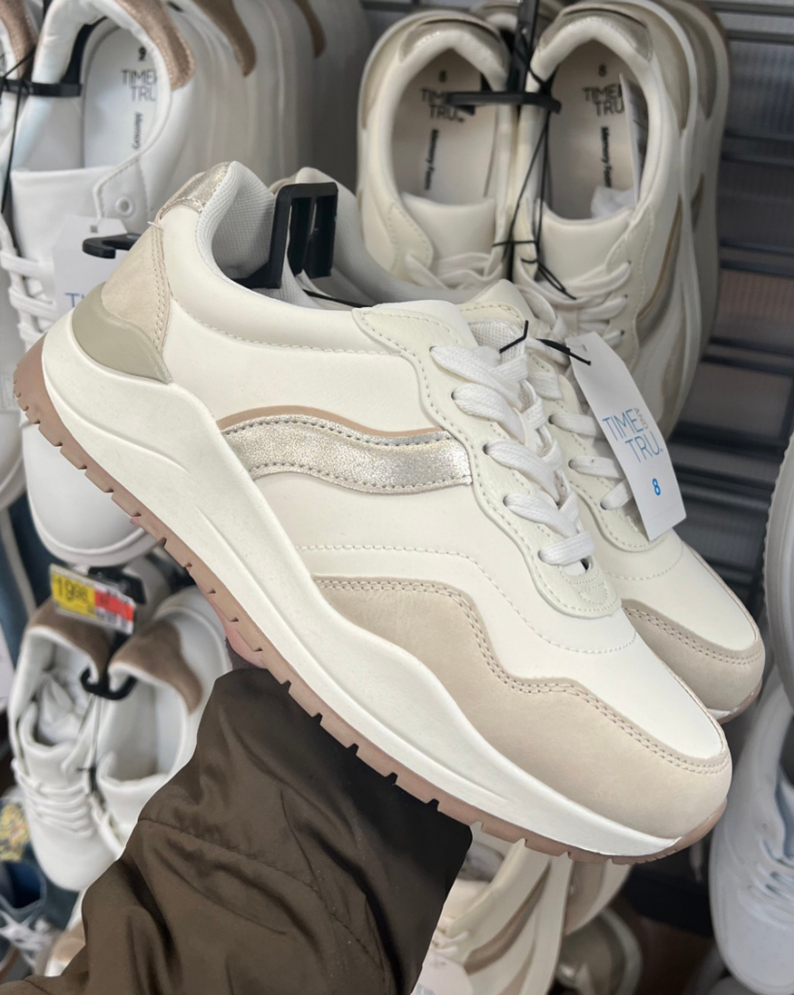 Walmart’s giving Nike Air or Nike Waffle Debut vibes for under $20!

#LTKfindsunder50 #LTKstyletip #LTKshoecrush