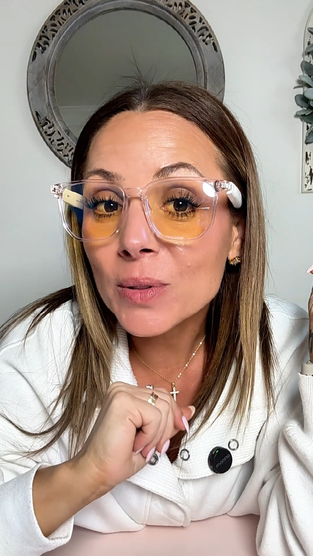 Between scrolling social media, answering texts, working on a laptop, editing photos, watching videos, and constantly being on screens, digital eye strain has become incredibly common. Blue light exposure from screens can make your eyes feel tired, dry, and overworked.

That’s why blue light blocking glasses have become so popular — and now there are smart glasses that take it a step further. These Bluetooth blue light glasses protect your eyes from screen fatigue while also letting you listen to music and take phone calls directly through the glasses.

#SmartGlasses #BlueLightProtection #ScreenFatigueRelief #TechAccessories #WearableTech