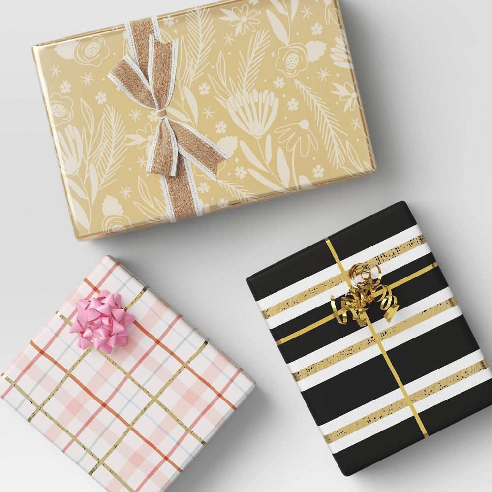 25 sq ft Floral Christmas Gift Wrap Gold - Wondershop™ | Target