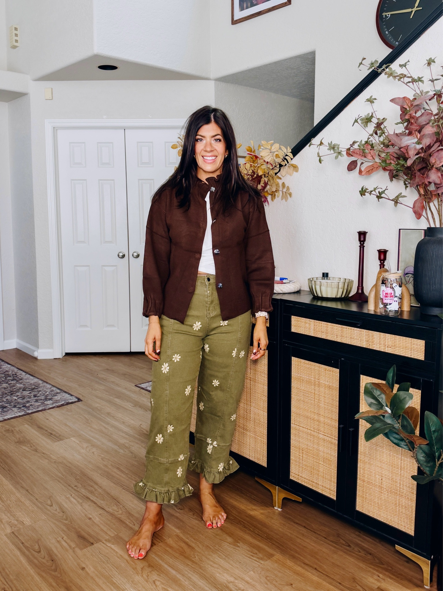 Fall fashion finds
Medium sweater rage barrel
Jeans