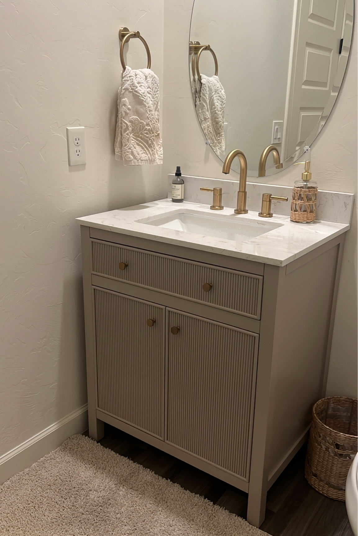 1/2 bathroom vanity / fluted vanity on sale / under $500 

#LTKFallSale #LTKHome