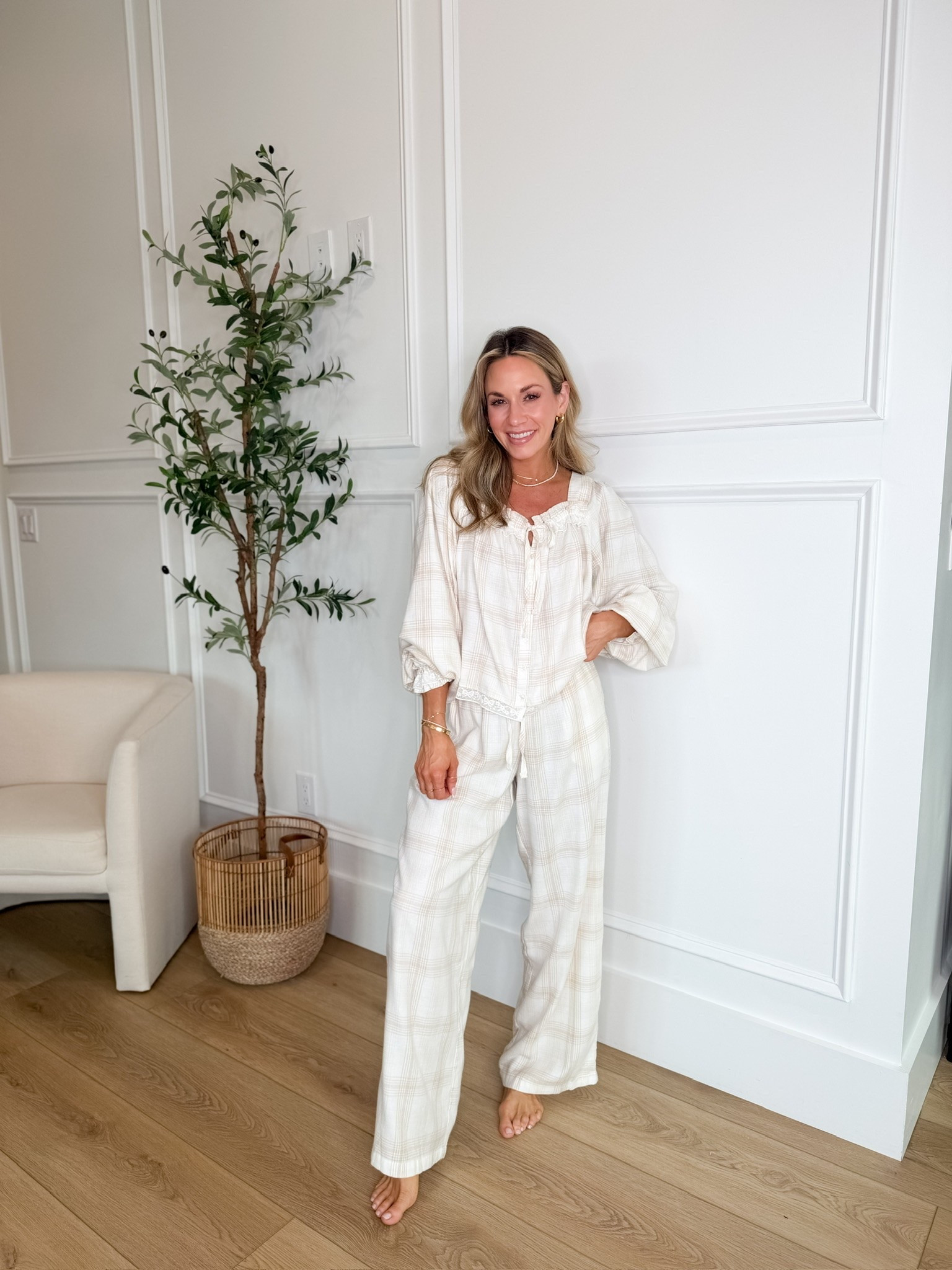 Pajamas but make them chic 🤌 love the ruffle + lace detail on the top!